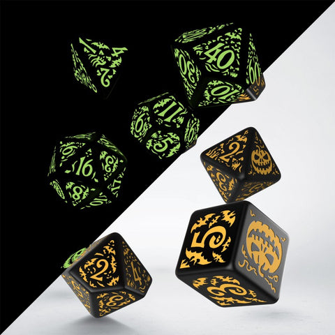 Halloween Pumpkin: Jack O’Lantern 7 pc Dice Set Black & Glow